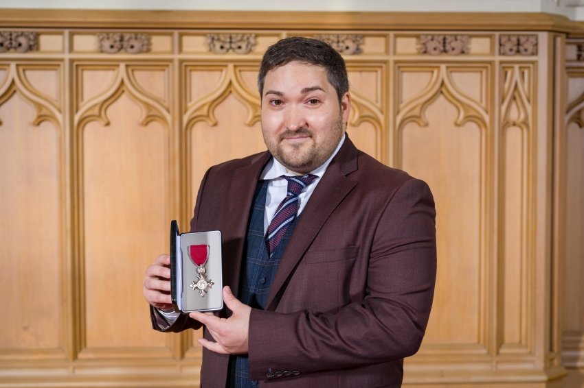 Oliver Sykes MBE BCAa tweet media