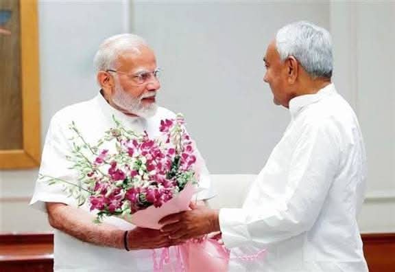 தேச துரோகிகளையும் ஊழல்வாதிகளையும் பீகார் மக்கள் விரட்டி அடித்துள்ளனர்.

பிரதமர் மோடி மற்றும் நிதிஷ் குமார் தலைமையிலான NDA கூட்டணி அமோக வெற்றி