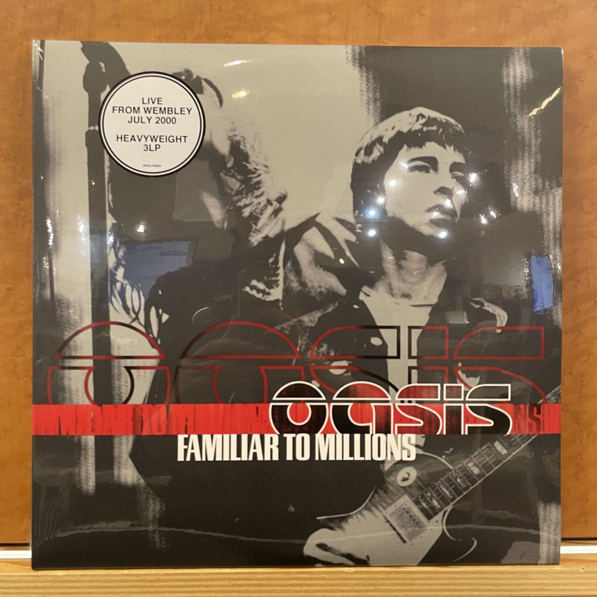 新譜入荷】 🔹OASIS『Familiar To Millions (3枚組)』LP3 昨年8月に