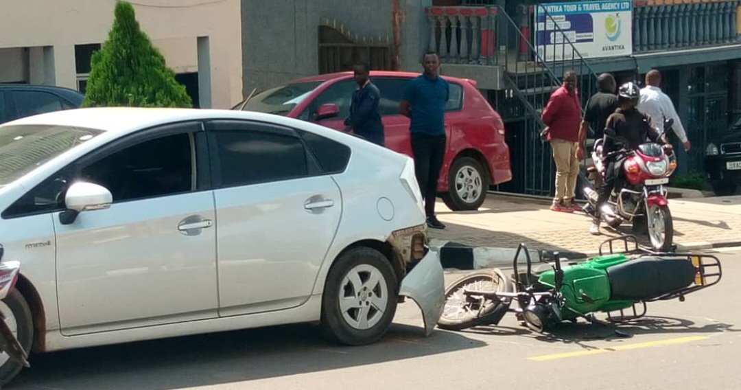 ZaizzoAlphonse's tweet photo. . Personally, I think they’re great for protecting the environment and reducing petrol use. But I still wonder why can’t we have an electric motorcycle that we can charge ourselves, instead of always depending on their stations, and one with strong reliable brakes?
#Greenmobile https://t.co/9timIULdpv