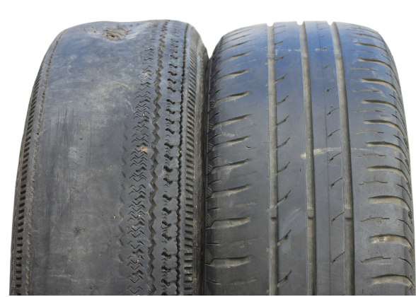 MonashBiol's tweet photo. As your car tyres wear down, they leave microscopic particles that can end up in waterways and are toxic to a range of aquatic species. María Angeles Gonzalez-Vazquez and co. review current knowledge on the ecotoxicity of selected tyre-related chemicals. https://t.co/VXd0NWP9U2 https://t.co/He3yccyLkY