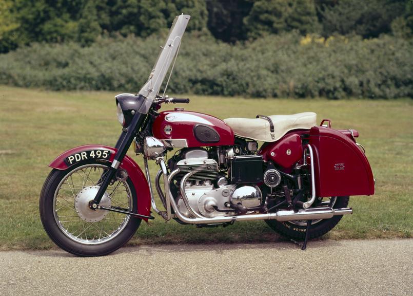 VintageMotobike's tweet photo. 1959 Ariel Square Four
#ClassicMotorcycles
#Motorcycle https://t.co/KLgASQ7olB