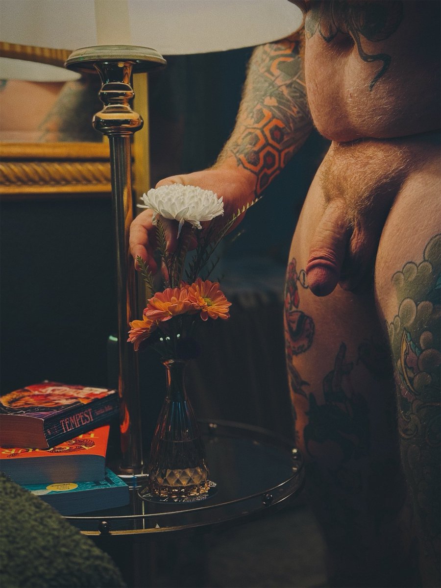 Flowers don’t tell, they show