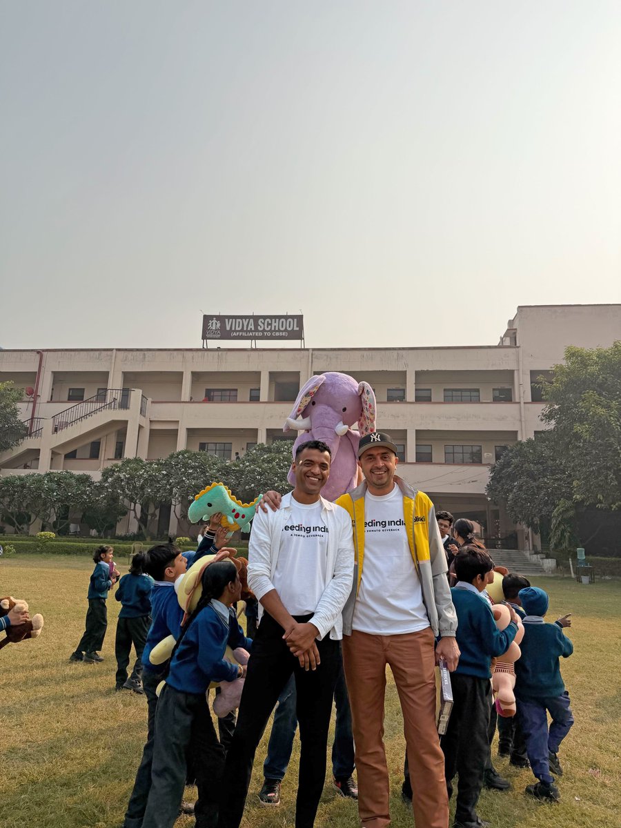 deepigoyal's tweet image. Was so wonderful and fulfilling to spread joy and happiness to children in a school supported by @FeedingIndia.

Thank you to the @letsblinkit Toys team and our partners at @Mattel, @Barbie, Skillmatics, @Imagimake, @smartivitylabs, and Mirada for making this possible 💛