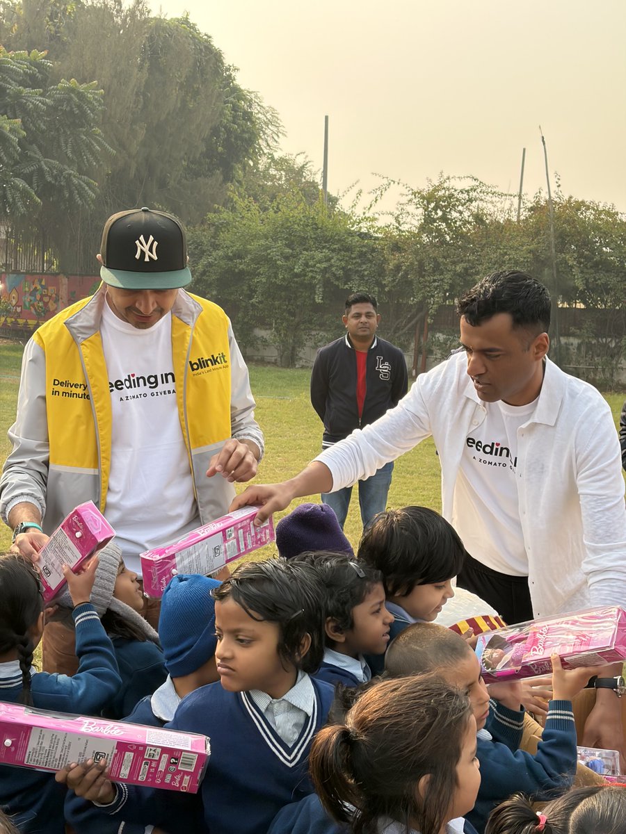 deepigoyal's tweet image. Was so wonderful and fulfilling to spread joy and happiness to children in a school supported by @FeedingIndia.

Thank you to the @letsblinkit Toys team and our partners at @Mattel, @Barbie, Skillmatics, @Imagimake, @smartivitylabs, and Mirada for making this possible 💛