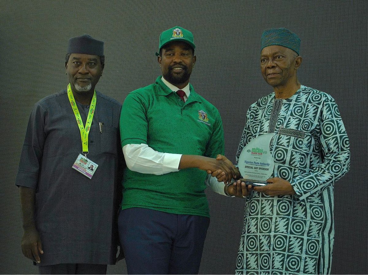 nigerianports's tweet image. At the Lagos International Trade Fair, the Managing Director, Dr. @AbuDantsoho, ably represented by the Executive Director, Engineering &amp;amp; Technical Services, Engr. Ibrahim Abba Umar, commended the Lagos Chamber of Commerce and Industry for the resilience to sustain the culture of…
