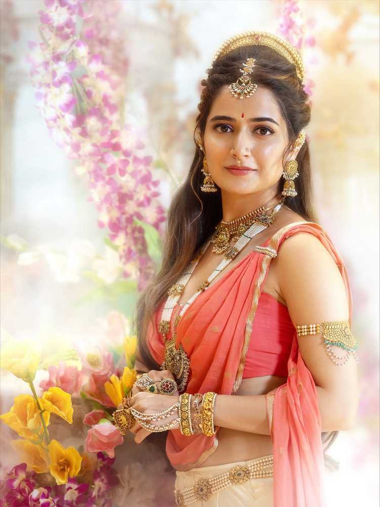 ursniresh's tweet photo. .@AshikaRanganath from #GathaVaibhavam https://t.co/r7n2o9ojyM