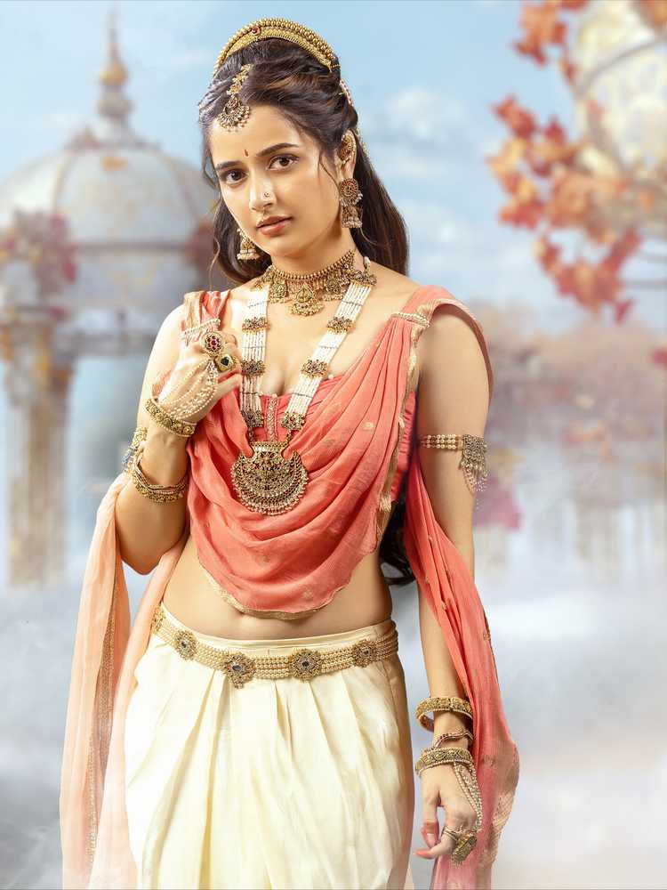 ursniresh's tweet photo. .@AshikaRanganath from #GathaVaibhavam https://t.co/r7n2o9ojyM
