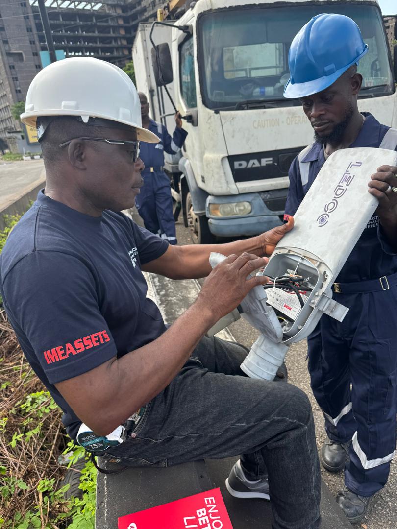 imeassets's tweet photo. Lighting the Path Forward

Upgrading and maintaining modern streetlighting infrastructure to create safer roads, brighter communities, and a more vibrant nighttime economy across Lagos.

#IMEAssets
#StreetlightLagos
#LightUpLagos
#MaintenanceCultured https://t.co/EXZs7SW4Cx