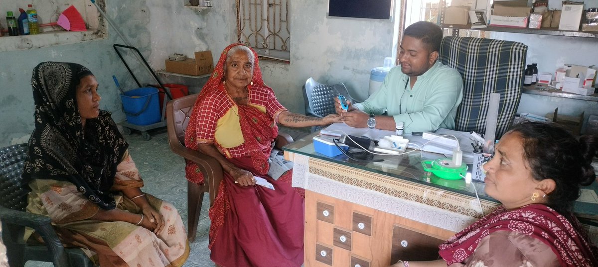 આજ રોજ AAM માળિયા 1 khate Niramaya divas તથા ડાયાબિટીસ દિવસ ની ઉજવણી ના ભાગ રૂપે લાભાર્થીઓ નું NCD સ્ક્રિનિંગ કરવામાં આવ્યું હતું <a href="/TeamHealthMalia/">Team Health Malia_Junagadh</a> <a href="/BhanduriPhc/">PHCBhanduri_MaliyaHatina</a>