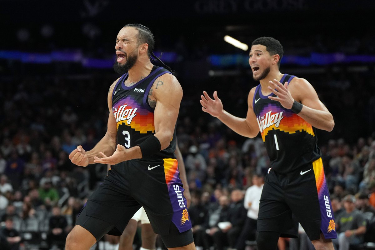 #nba

Aprovechando los Suns el calendario y suman 5 victorias consecutivas, anoche ante Indiana 

🏀Booker, 33-5-7 en menos de 30'

🏀Brooks, 32 en 28', 12/18 TC

Los finalistas de la temporada pasada ni están ni se les espera ,sin Toppin/Mathurin no les da