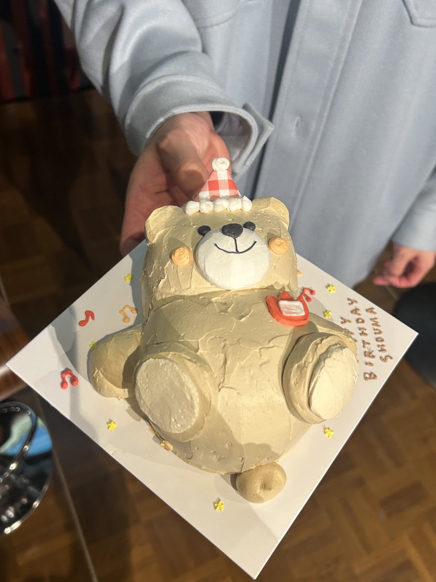 kai_shouma's tweet photo. 【staff】
#甲斐翔真 が本日お誕生日を迎えました🎂🎉🎊

たくさんのお祝いのメッセージをいただきありがとうございます！！

28歳の甲斐もどうぞよろしくお願いいたします✨ https://t.co/uKDZLJIWLz