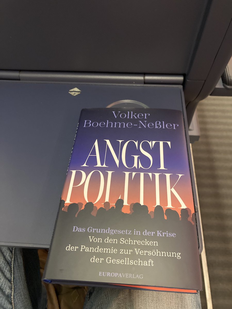 MFrieauff's tweet photo. Gute Diskussion gestern! @NeBoehme über Angst, Macht, Aufarbeitung und auch Versöhnung. @SaskiaLudwigCDU besonnen u. differenziert (gut dass es in der CDU solche Politikerinnen gibt!). Danke an @Connection89650 und @CamillaHildebr3! #angstpolitik @ulrikeguerot @CorneliaStolze https://t.co/E8SHRAKIv7