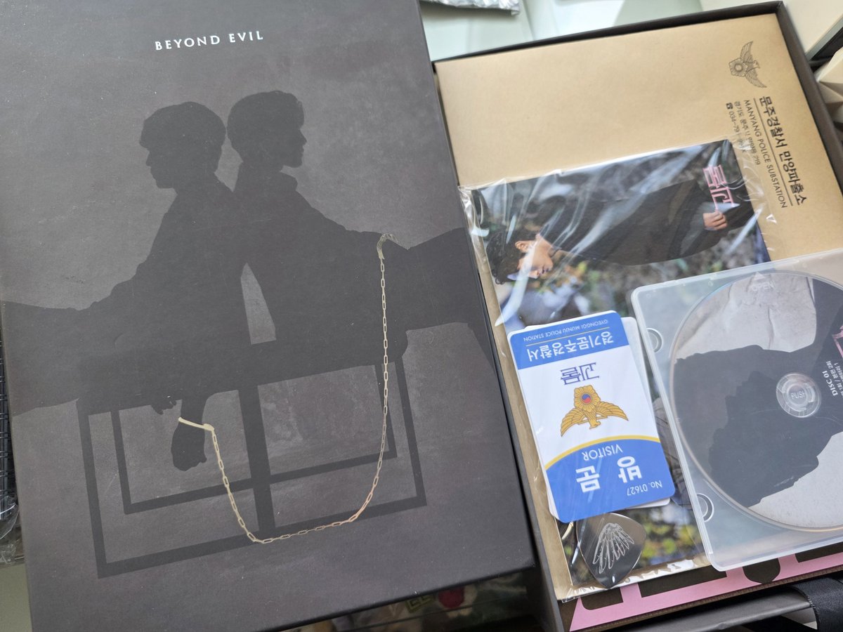드라마 괴물 블루레이 택미포 20.0
기본 구성품 모두 있습니다
소장용으로 박스 째 그대로 보관했습니다
디엠 및 멘션 주세요