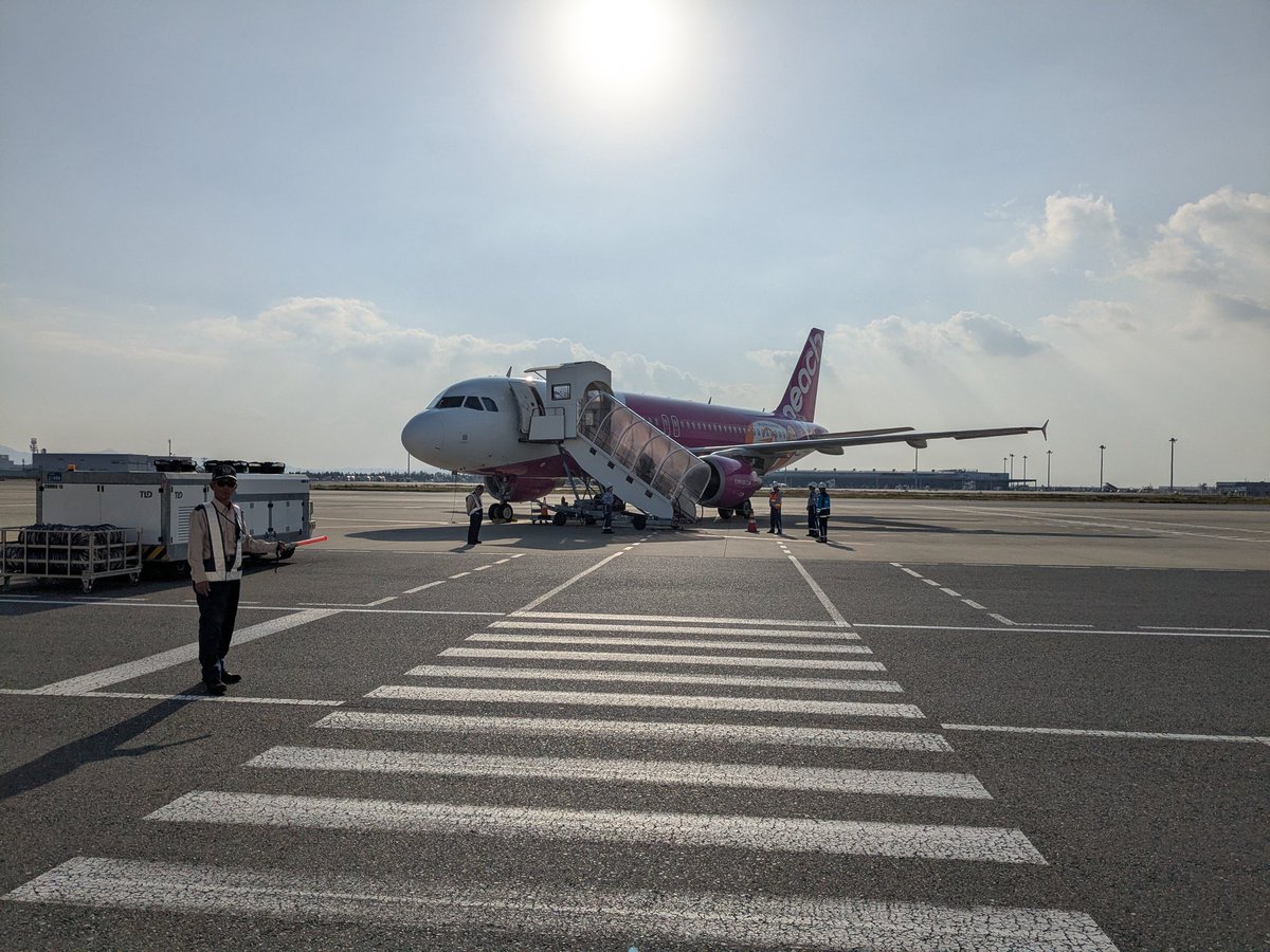 今から仙台行きの飛行機
で　ビックリ！
お隣さん　はいwww
偶然ってあるのね〜www