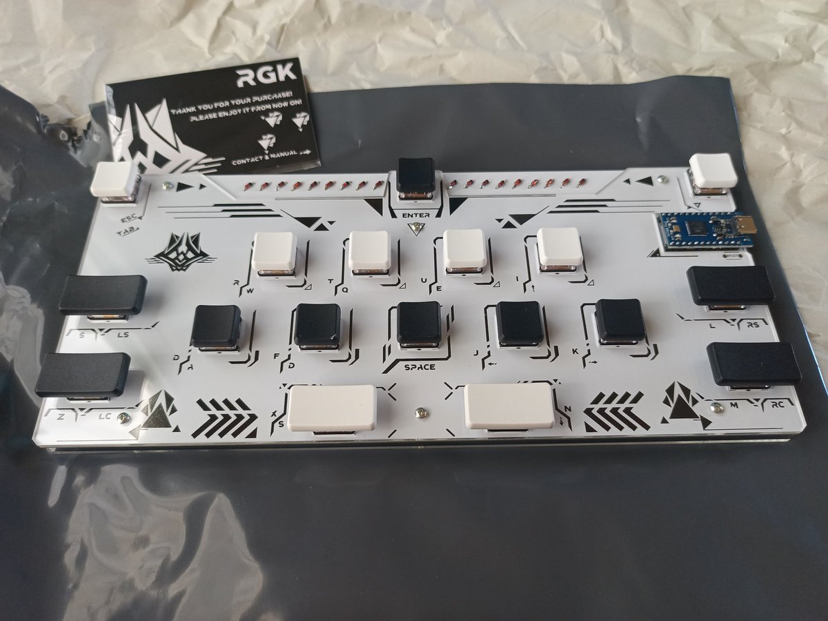 Pajemigames's tweet image. RGK v1.0買わせていただきました。めちゃくちゃ使いやすくて、音ゲー捗ります。ありがとうございます。