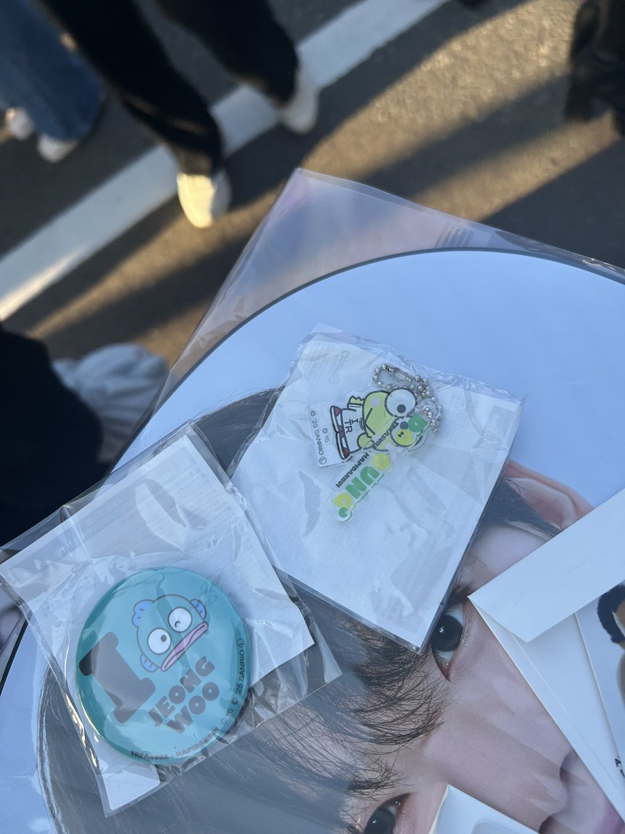 Onew_4's tweet photo. ㅣTREASURE PLUS ON 交換 グッズ マリンメッセ　ガチャ

【譲】 ドヨン、ジョンウ（サンリオ）

【求】 同種 ジフン>ジュンギュ

本日11/14会場にて手渡し希望です！
お気軽にお声がけください🙇🏻 https://t.co/HWGSrMCrE1