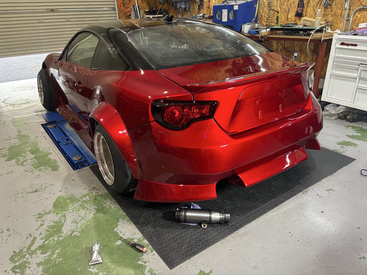 supermade_com's tweet image. ハリボテレーシング！