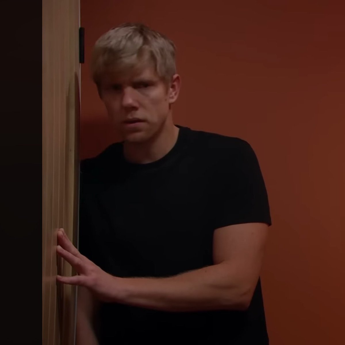 cosmictradegy's tweet image. he has no reason to be looking this fine what the fuck #Emmerdale #Robron