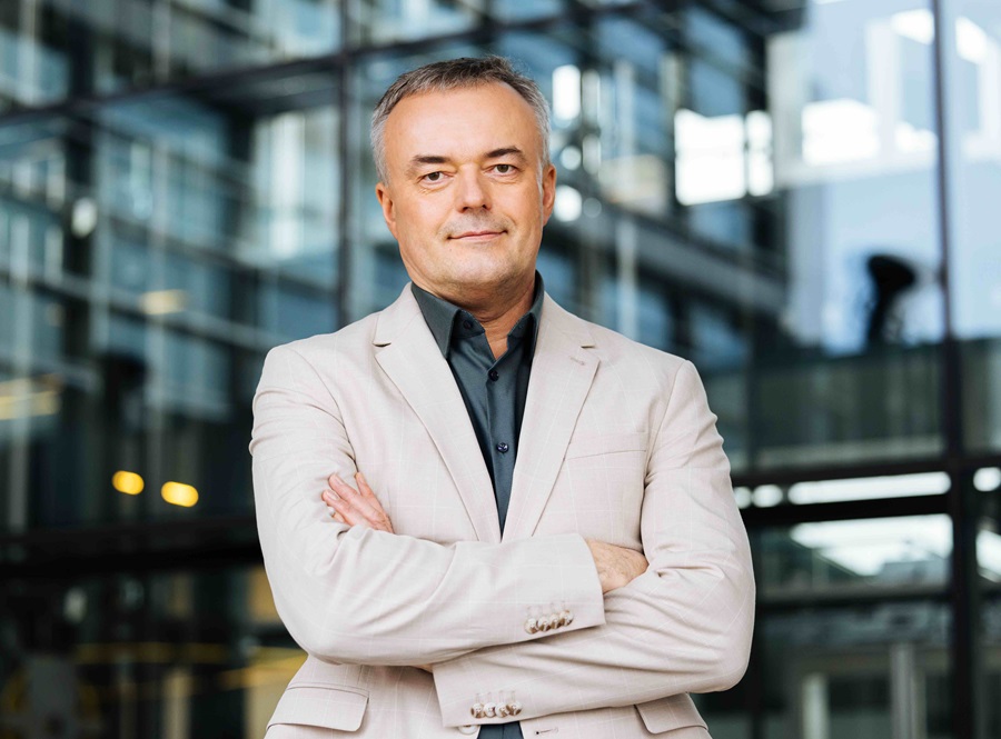 Oktobrī bija divi notikumi, kas nozīmīgi atšķiras no sezonāli tipiskām cenu šūpolēm – siltums sadārdzinājās par 4,4%, bet apģērbu un apavu cenas kritās. "Luminor" bankas ekonomists Pēteris Strautiņš analizē oktobra datus — ir.lv/rubrika/viedok…