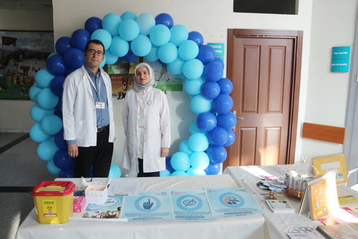 HASTANEMİZDE DÜNYA DİYABET GÜNÜ KAPSAMINDA BİLGİLENDİRME STANDI KURULDU

Kırşehir Eğitim ve Araştırma Hastanemizde, 14 Kasım “Dünya Diyabet Günü” kapsamında farkındalık oluşturmak ve vatandaşlarımızı bilinçlendirmek amacıyla bilgilendirme standı kuruldu.