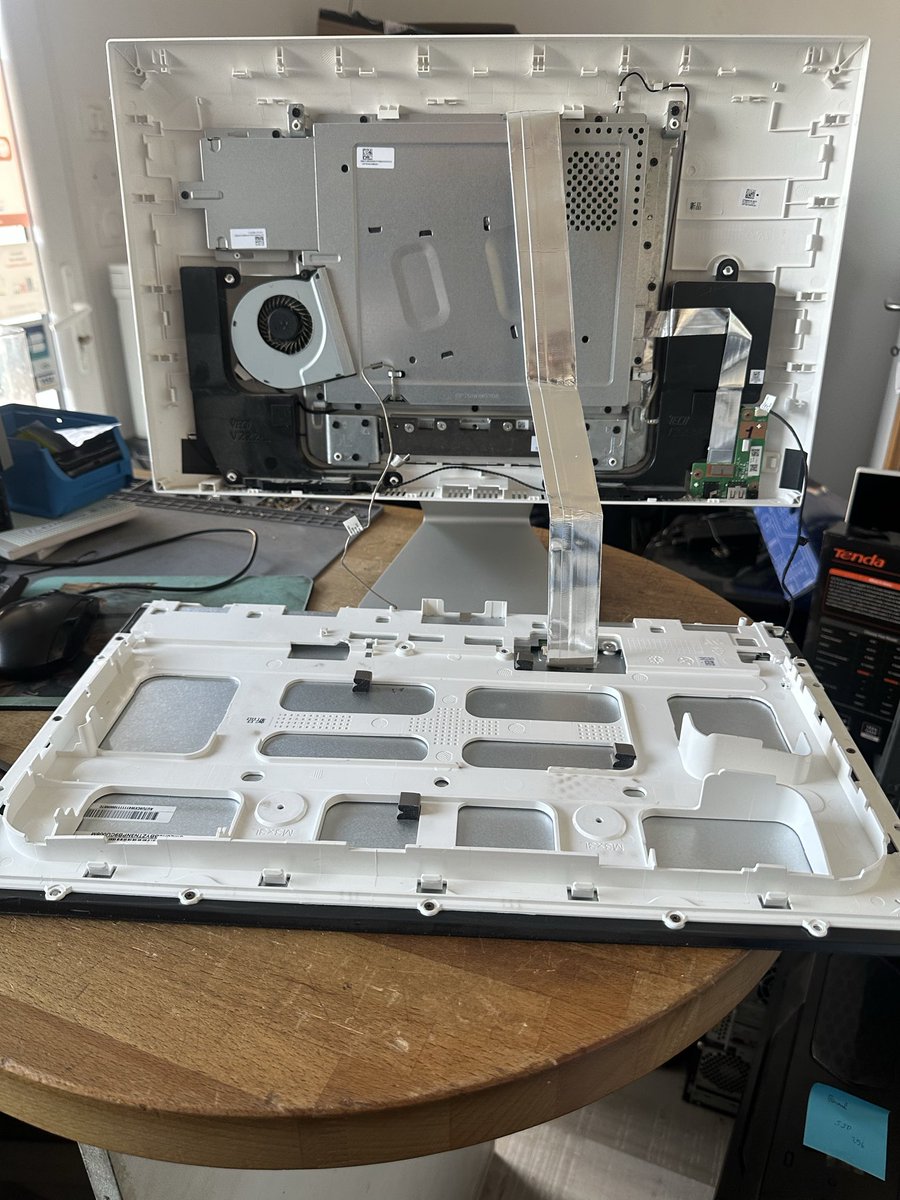 Pierreinformati's tweet image. Remplacement disque dur par un disque SSD pour ce PC Asus Tout en un… 🖥️

Client de Éperlecques 📌

#Asus #pierreinformatique #audruicq #Ruminghem #eperlecques