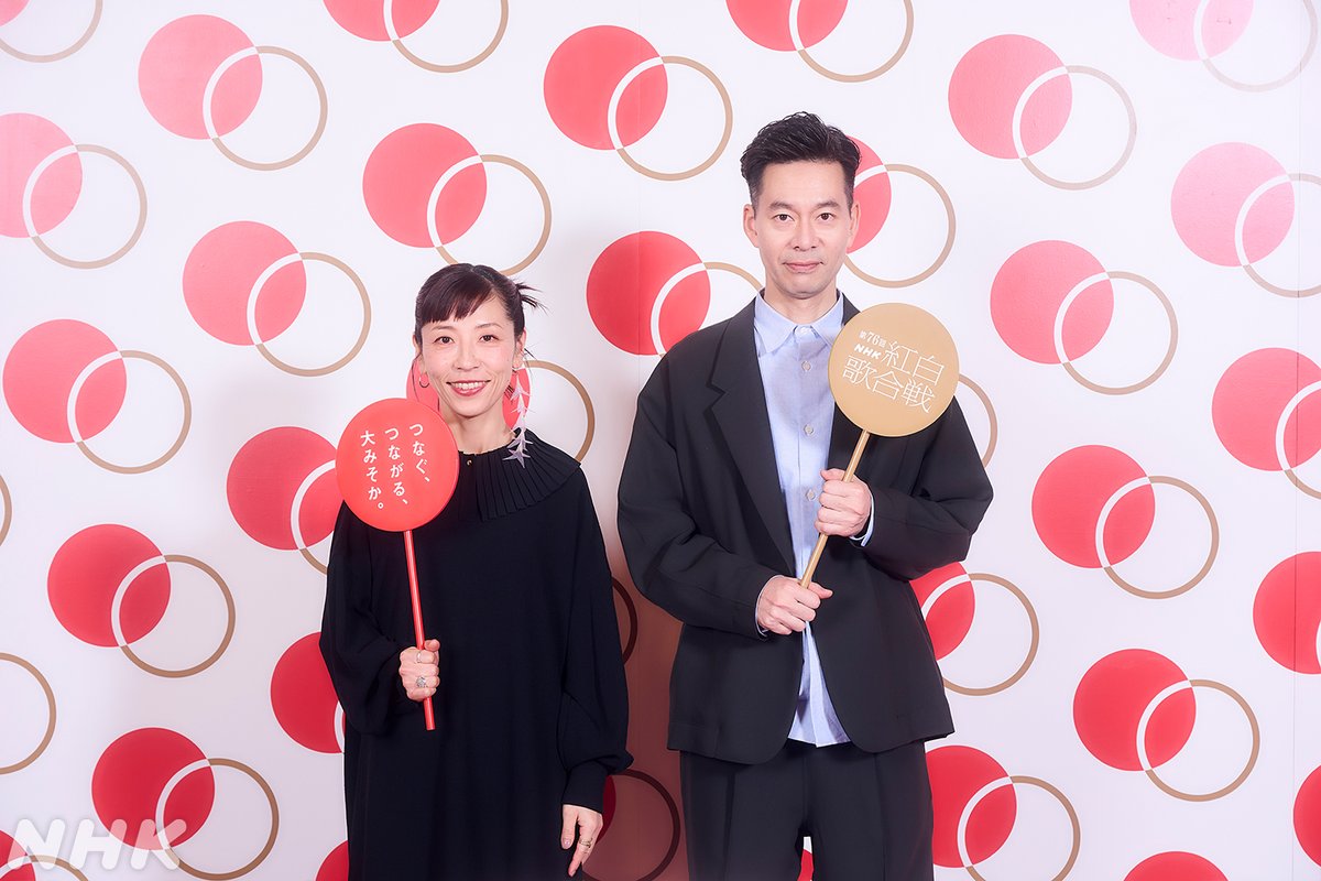 🔴第76回 #NHK紅白 ⚪️

紅組初出場
#ハンバートハンバート からのメッセージ
＆会見直後の皆さんを📷✨

「すごく緊張して、寿命が縮むんじゃないかと心配💦」

#紅白歌合戦 出場歌手一覧
👉nhk.or.jp/kouhaku/artist…