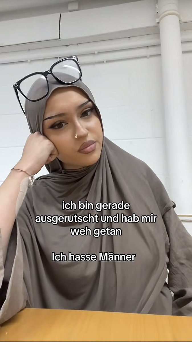 SCHNELL PASILO SCHREIB SCHNELL DRUNTER ICH HASSE AUCH MÄNNER DANN LIKED SIE AUCH
SIE WILL DICH SO SEHR OMG