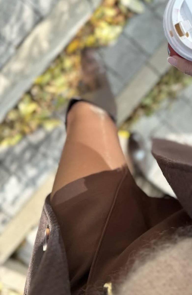 Bazen asfalt değil, adımın daha 
güçlüdür.
…  ✍️ 
#cuma ✨