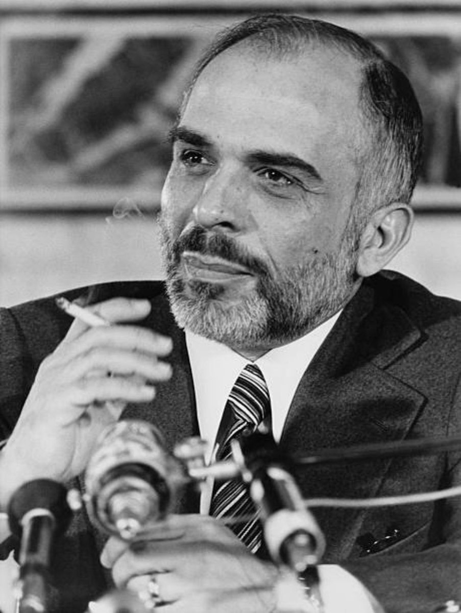 الملك الحسين بن طلال 🇯🇴

14/11 ذكرى ميلاد سيد الرجال التسعين و اعظم من دوِّن في تاريخ الأردن، رحمك الله يا ملك القلوب 🇯🇴