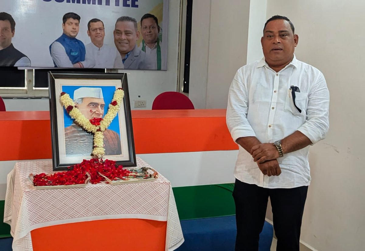 INCSGoa's tweet image. South Goa District Congress marked Pandit Jawaharlal Nehru’s birth anniversary at the district office. District President @SavioDsilvaa  and Congress members gathered to honour the legacy that shaped modern India.