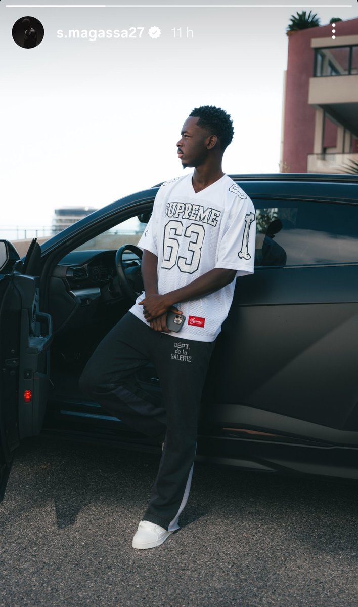 OutContextASM's tweet image. Ça vit tellement pour les caméras