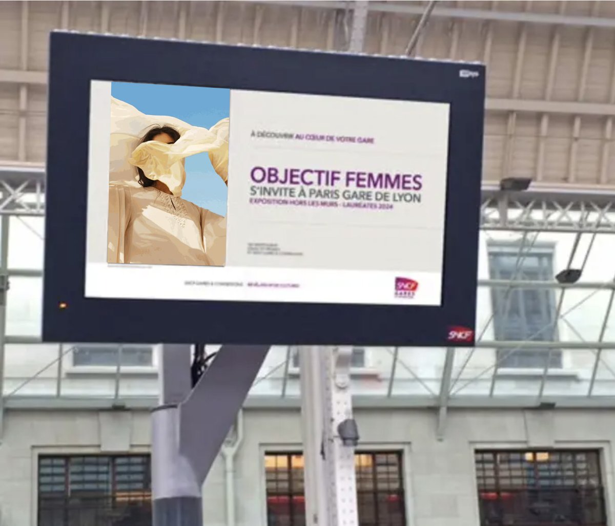 C'est une semaine magique : 
Avec le renouvellement d'un partenariat qui va faire voyager l’art au féminin en 2026 :
<a href="/ConnectGares/">SNCF Gares & Connexions</a>  exposera nos 2 lauréates #Garedelyon
📷 #LiLiROZE Lauréate du Prix 2025
📷 #LauraBonnefous (Prix Spécial du Jury d'Objectif FEMMES)
<a href="/Mairie9Paris/">Mairie du 9e Paris</a>