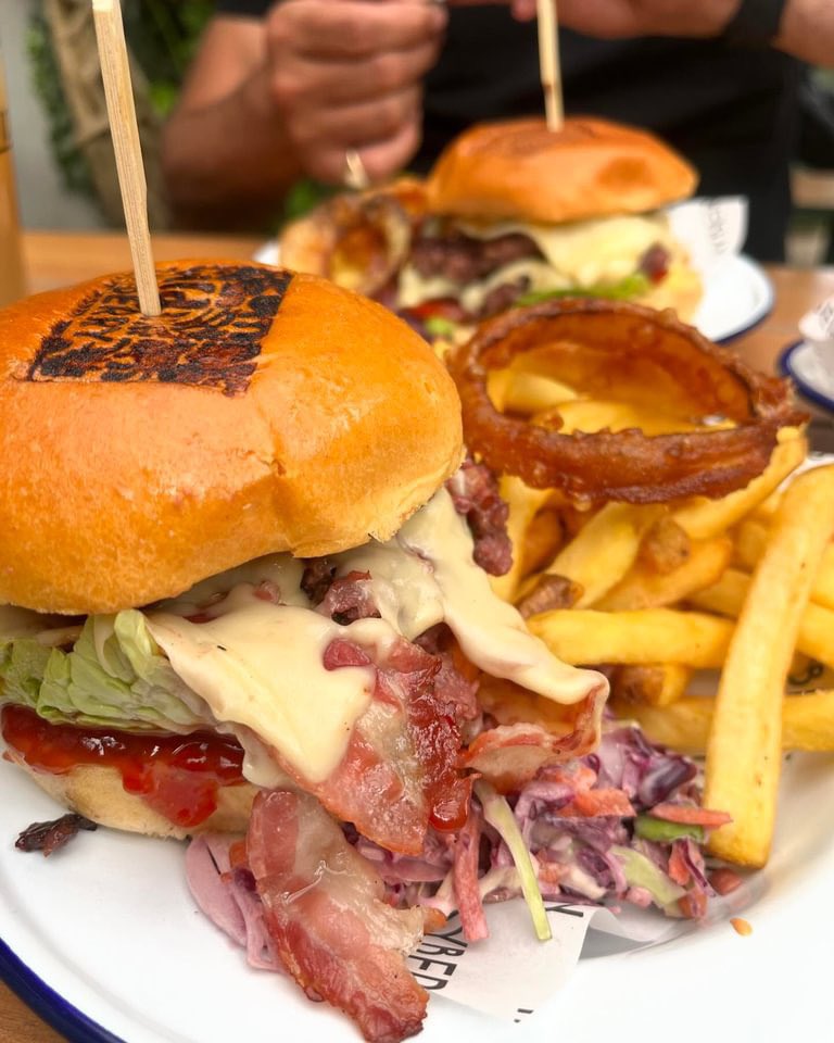 FRIDAY’S NEWS:

It’s a busy one today. Fresh cask on the bar, delicious handmade burgers from Wild Tayberry  and a, good old fashioned, pub quiz to keep the brain working. Start the weekend right.

OPEN: 12 noon - 11pm
FOOD: 4pm - 8pm