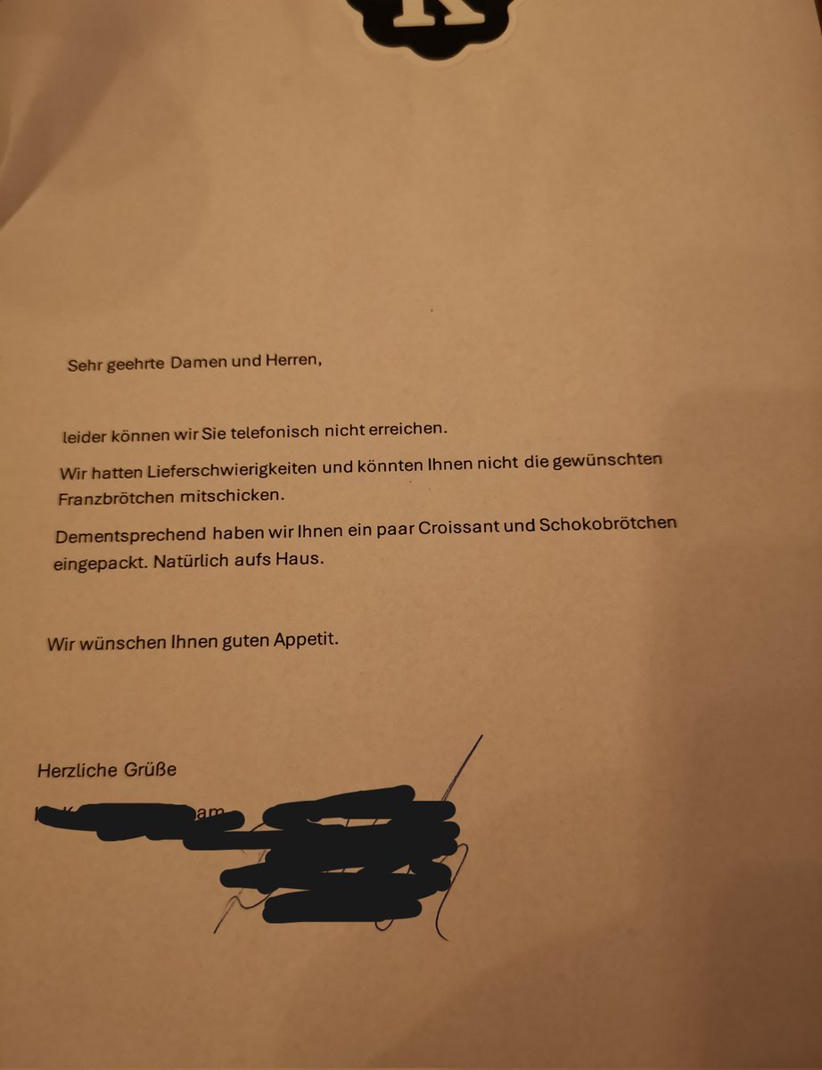 SpoilerMarc's tweet image. Am letzten Tag der Eventwoche passiert natürlich der Worst Case!!! Kunden gehen steil und reißen das Set ab... volle Eskalation. Alle sind doch nur wegen der Franzbrötchen nach HH gekommen. 🤣🤣🤣🔥🔥🔥