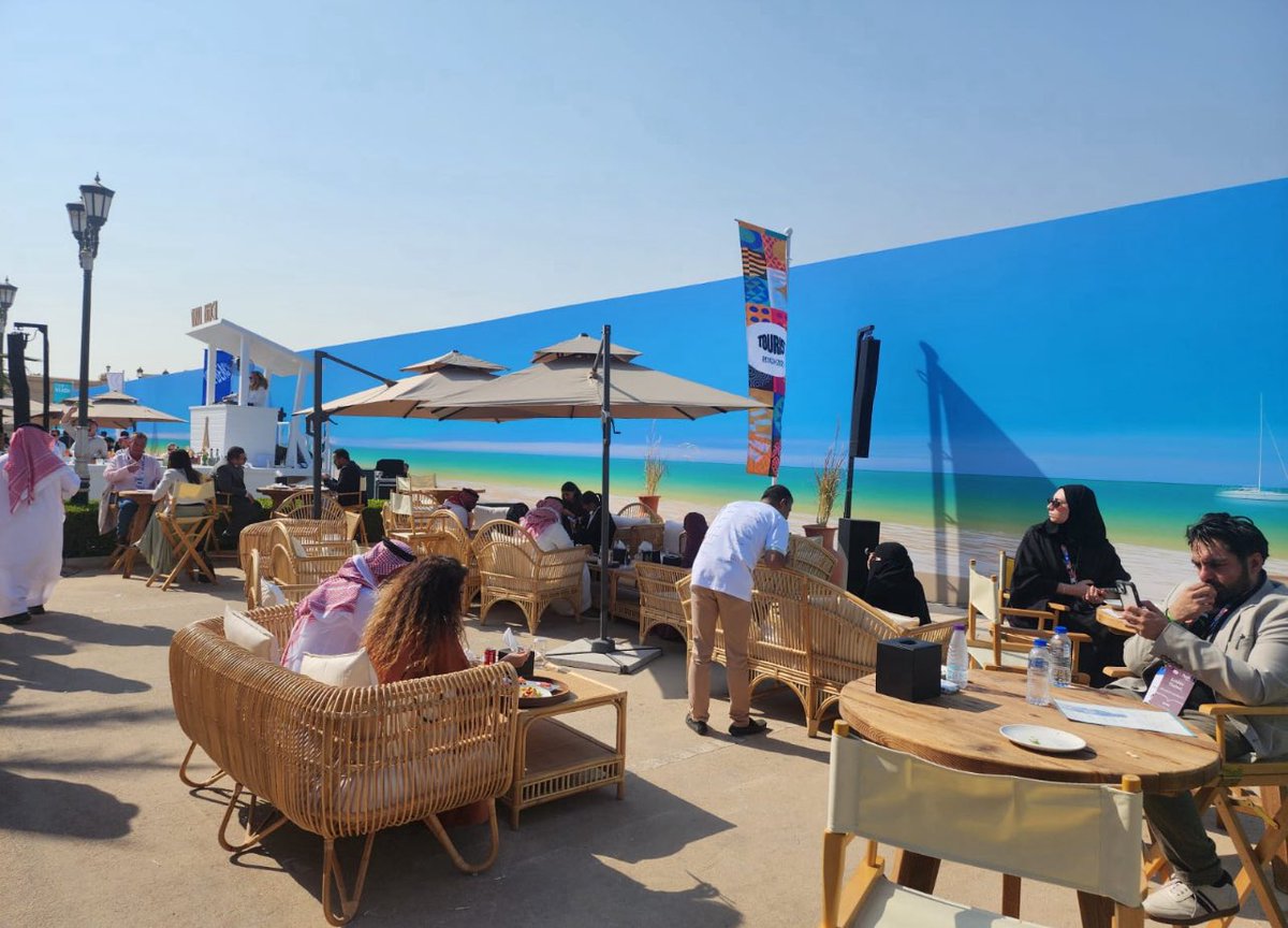 #ماجد_الحكير 
جانب من زيارة رجل الأعمال ماجد الحكير 
 وابنه أ. سطام الحكير لـ منتدى #تورايز_للسياحة حدث عالمي يجمع القادة السياحيين من مختلف دول العالم على أرض المملكة لتبادل الخبرات والرؤى التي تسهم في تشكيل مستقبل القطاع السياحي وتعزيز استدامته ونموه.

#وزارة_السياحة