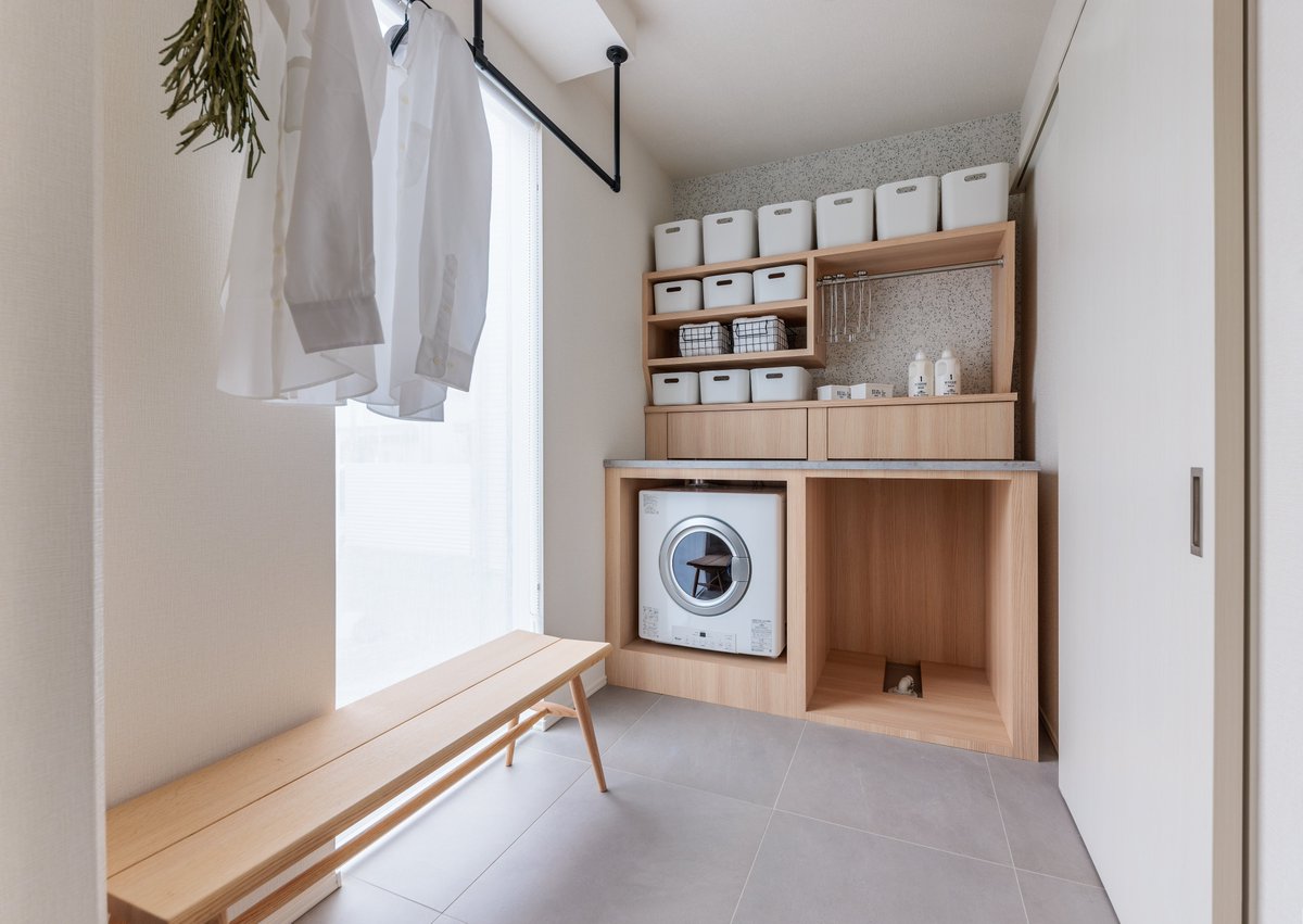 816tokai's tweet image. ◤￣￣￣￣￣￣￣￣￣￣
モデルハウス紹介vol.3
磐田展示場
＿＿＿＿＿＿＿＿＿＿◢

リビングと和室が繋がる落ち着きのある
”静の空間”
キッチンとダイニングが繋がる明るく開放的な
”動の空間”

つながりながらも違った顔を見せる
それぞれの空間が魅力です♪
816t.jp/tenji/iwata-bj…