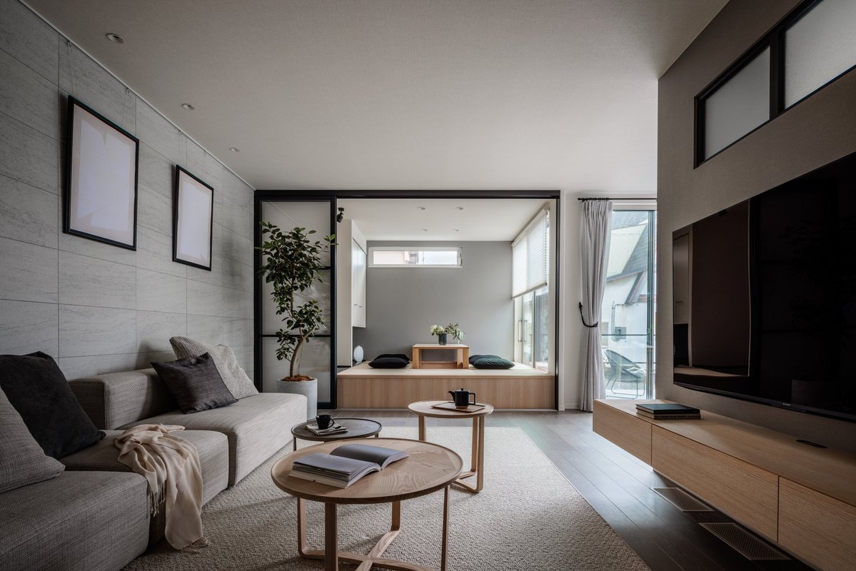 816tokai's tweet image. ◤￣￣￣￣￣￣￣￣￣￣
モデルハウス紹介vol.3
磐田展示場
＿＿＿＿＿＿＿＿＿＿◢

リビングと和室が繋がる落ち着きのある
”静の空間”
キッチンとダイニングが繋がる明るく開放的な
”動の空間”

つながりながらも違った顔を見せる
それぞれの空間が魅力です♪
816t.jp/tenji/iwata-bj…