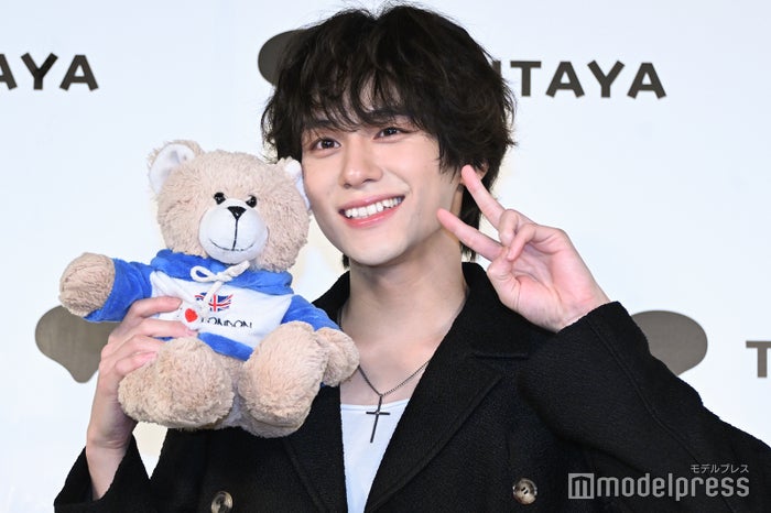 山下幸輝セット(バラ売り不可) 山下幸輝、クマのぬいぐるみ抱えて写真集イベント 撮影でも使用