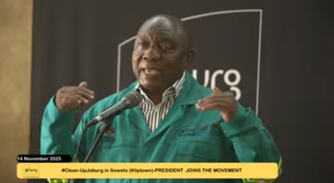 CityofJoburgZA's tweet photo. WATCH: President Cyril Ramaphosa joins Executive Mayor Cllr Dada Morero and hundreds of CEOs in Kliptown, Soweto
๐ฑhttps://t.co/VeAfLMuATF
#CEOsCleanUpJoburg
#TheJoburgWeAllWant ^GZ https://t.co/30L4DOgD6l