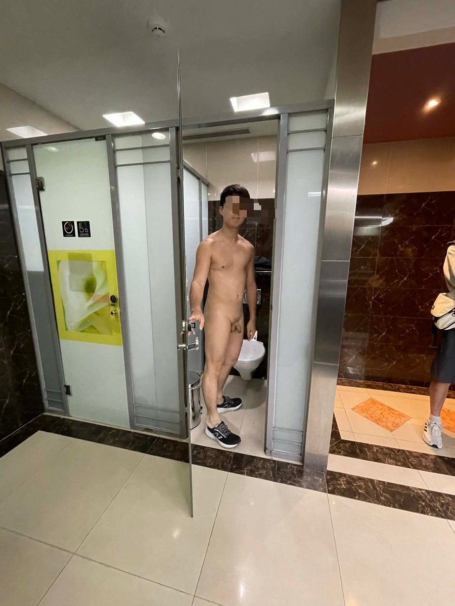 賤狗怎麼配穿上衣服
來百貨公司也要保持裸體才對