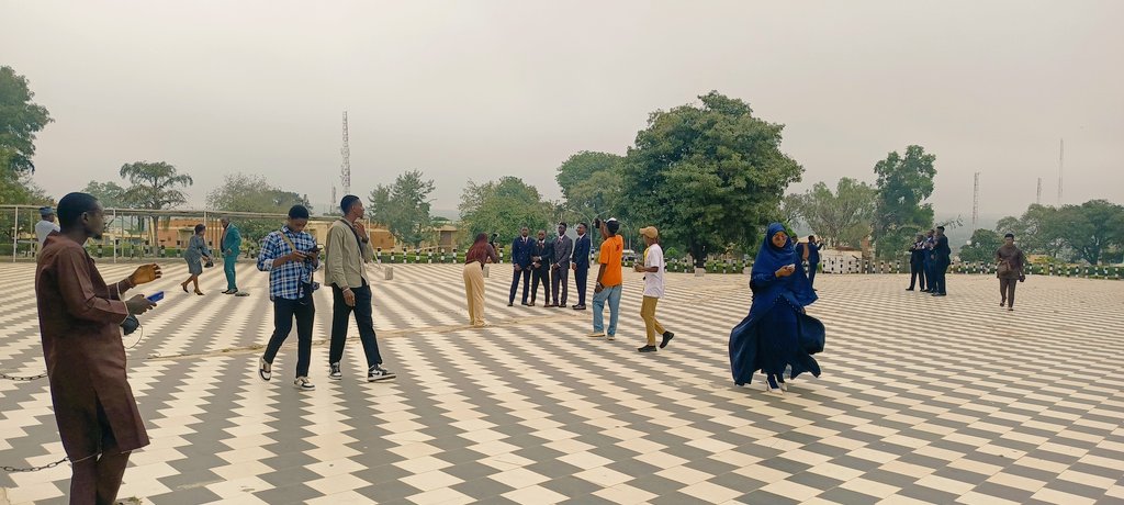 It's the 40th Professional Initiation &amp; Admission Ceremony! 

Our Medical Graduands are making their final preparations for the 40th Professional Initiation &amp; Admission Ceremony holding this morning!

The gentlemen are looking incredibly smart in their suits, and our ladies