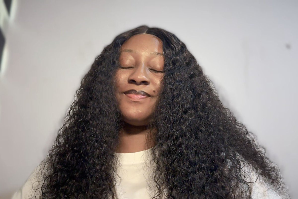 My boss, you actually have a point.

Rent here ranges from £1,500 to more than £3,000 a month depending on the area and type of house, plus other bills but honestly, the benefits make it worth it, my Idolo.

The environment and weather here are so much better. As someone with