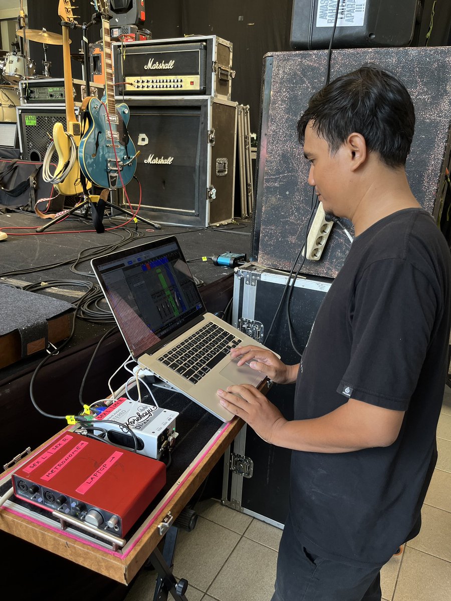Tidak sabar merilis video penuh Een Verhaal in de Tijd, tapi sambil menunggu aku akan main minesweeper dulu