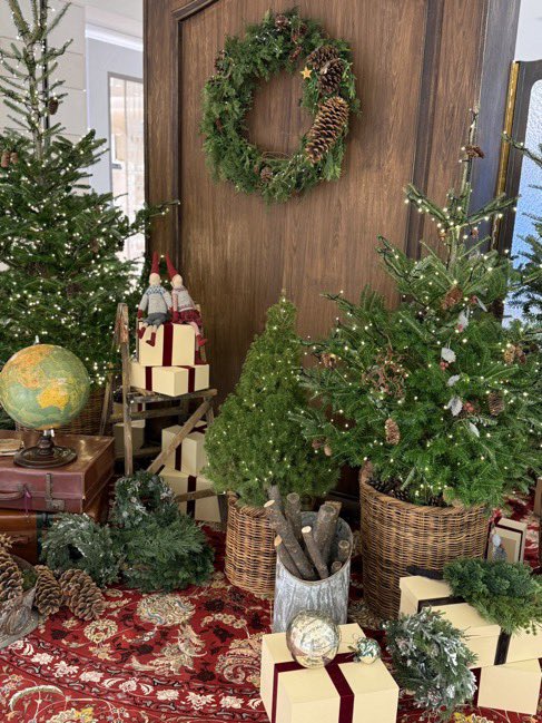 크리스마스네 크리스마스야🎄

작년은 크리스마스도 뺏긴채로
새해고 뭐고 제정신이 아니었는데
올해는 못다한 몫까지 
크리스마스 분위기 듬뿍 느낄테다.

(니 컨디션부터 쫌😑)