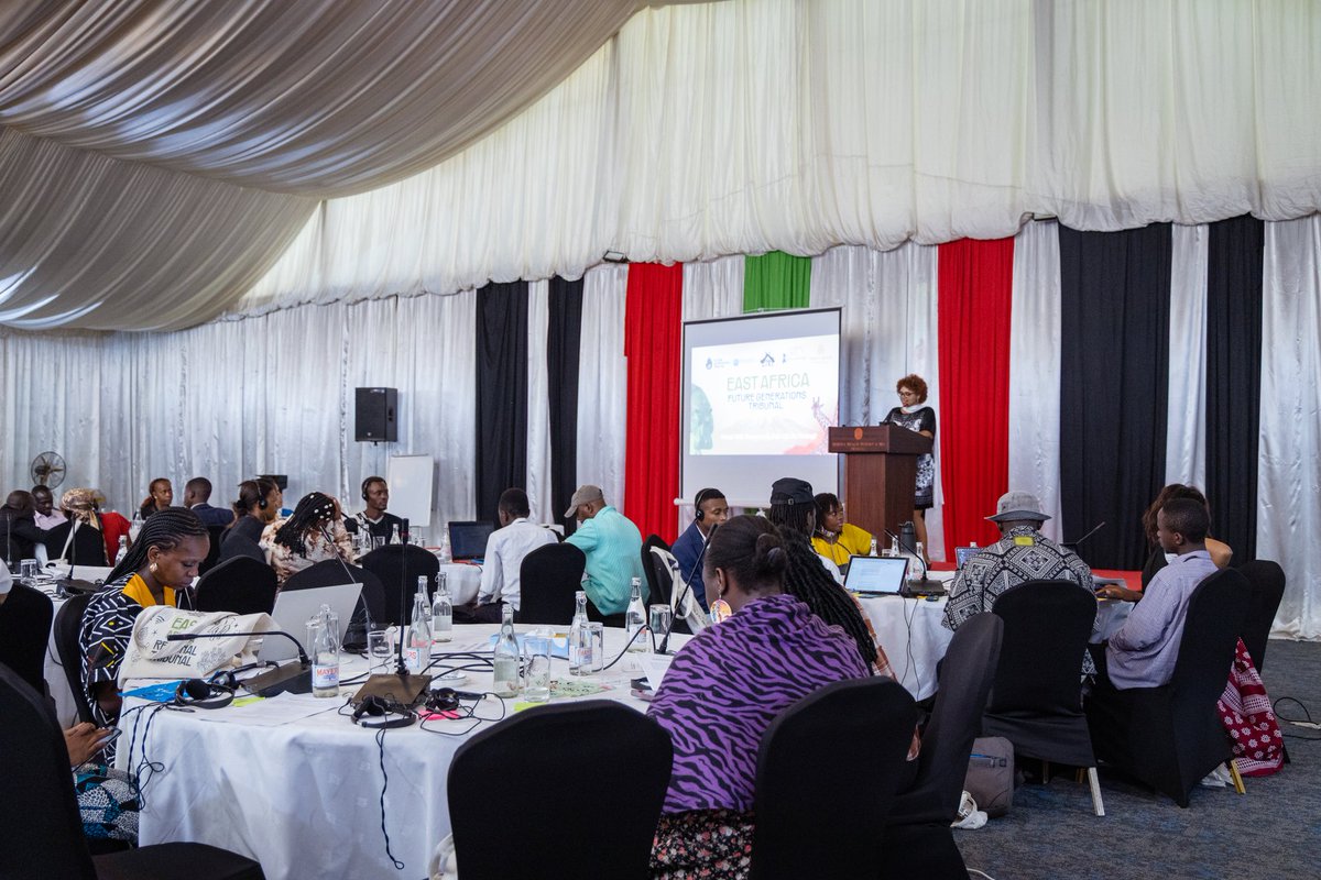 Edith the Poet🦋 tweet media