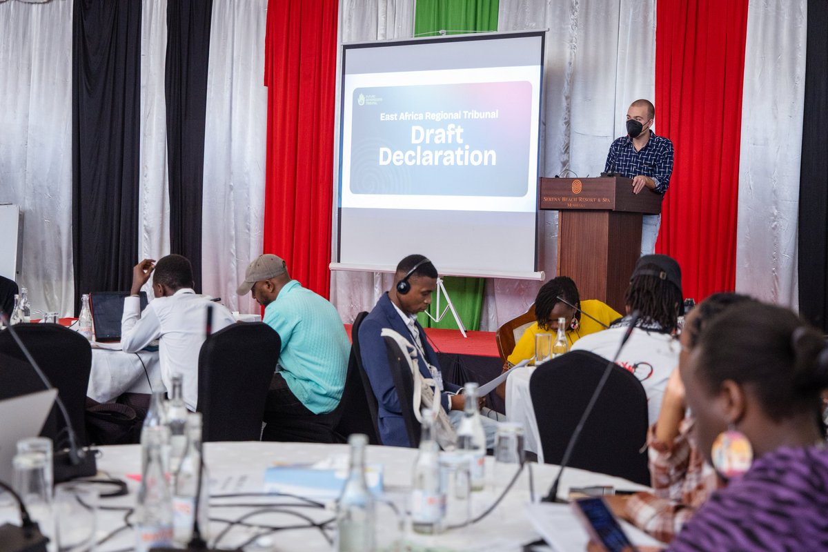 Edith the Poet🦋 tweet media