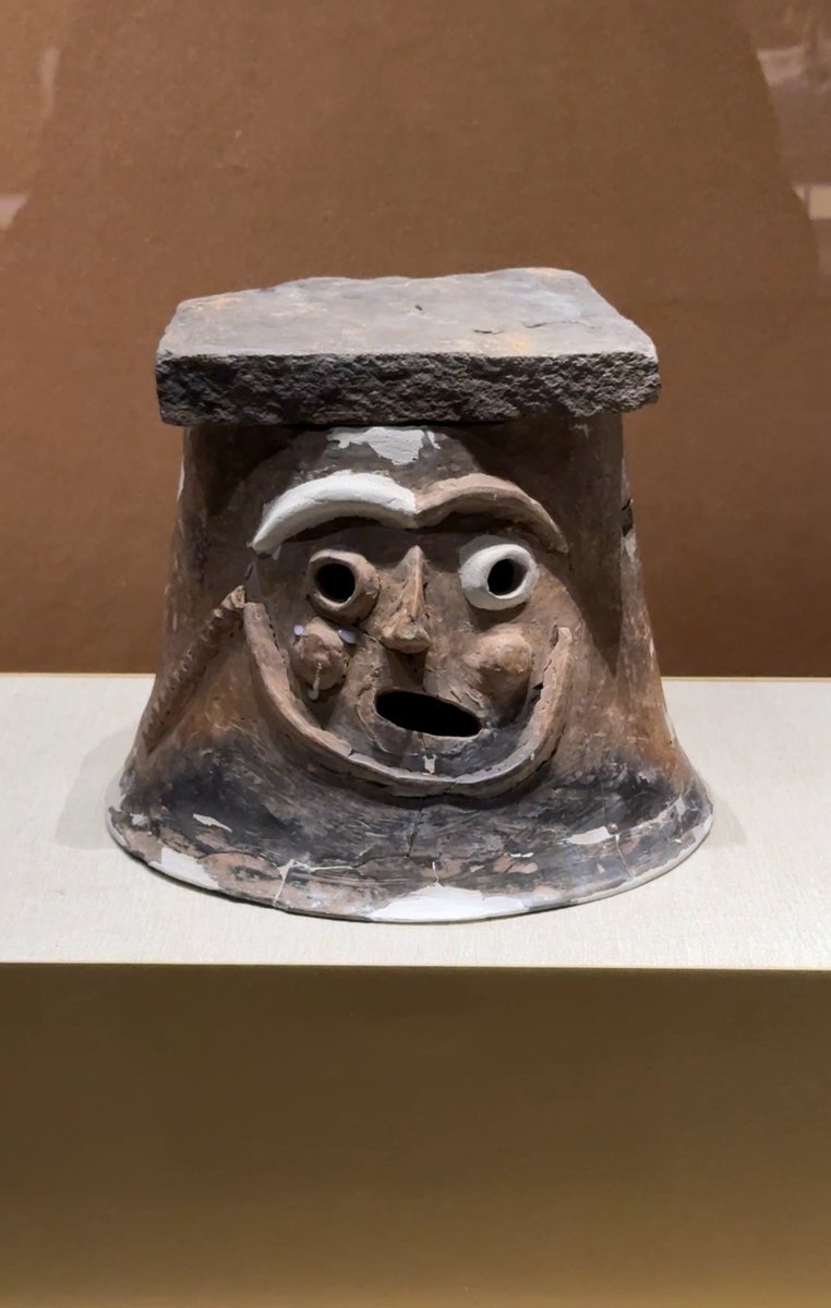 ShanxiTimes's tweet image. 😆The little expression on the pottery bucket-shaped vessel with human face design at the Linfen Museum is simply adorable!
#culturalrelics #FunnyFaces