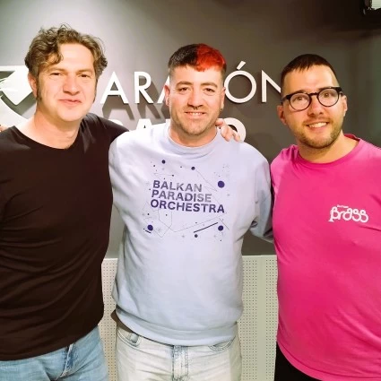 aragonradio's tweet photo. 🎉 ¡Artistas del Gremio cumplen 20 años!

Celebramos dos décadas de música, energía y mucho buen humor con parte de la banda en Comunidad Sonora.

🎧 Escuchar: https://t.co/WwGKsA4h46

#ArtistasDelGremio #ComunidadSonora #MúsicaAragonesa #AragónRadio https://t.co/cIkcqL3ITo
