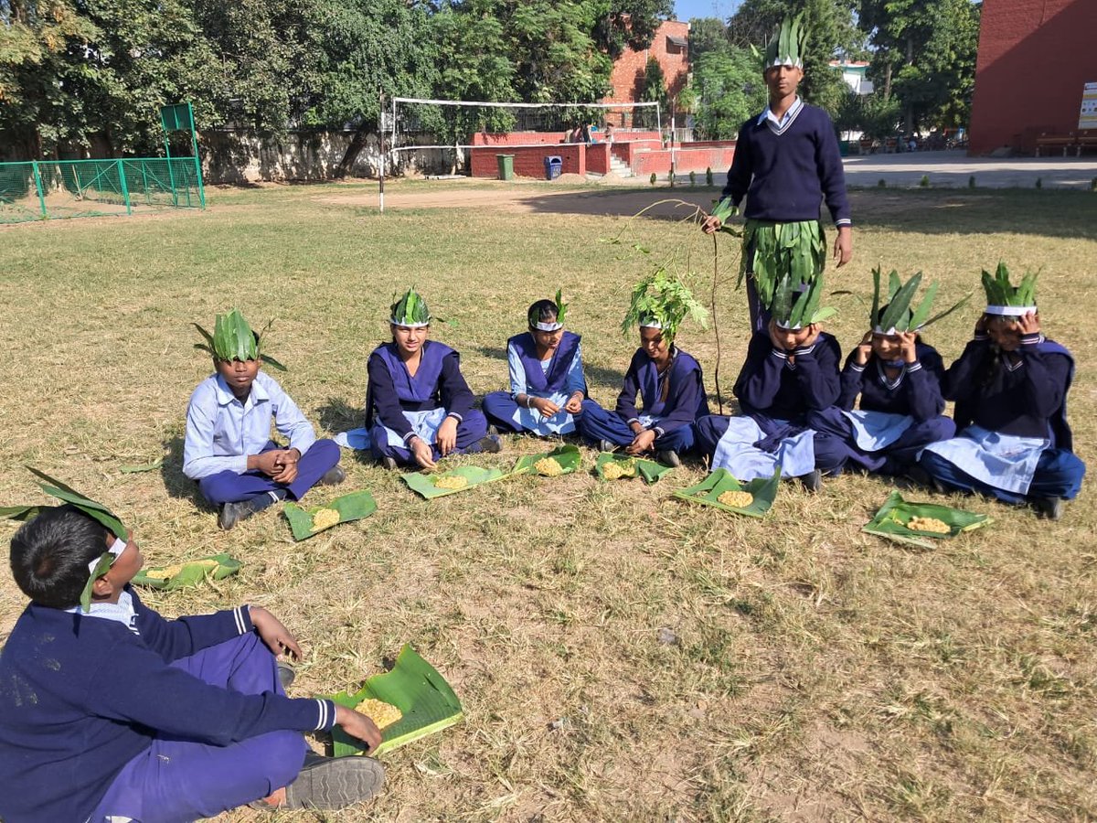 Ghs46cChd's tweet photo. Celebration of JANJATIYA GAURAV PAKHWARA 2025
DAY -9 Organised community bhoj with Tribal recipe 
#JanjatiyaGauravVarsh
#EmpoweringTribalsViksitBharat https://t.co/dckXR6jrsw